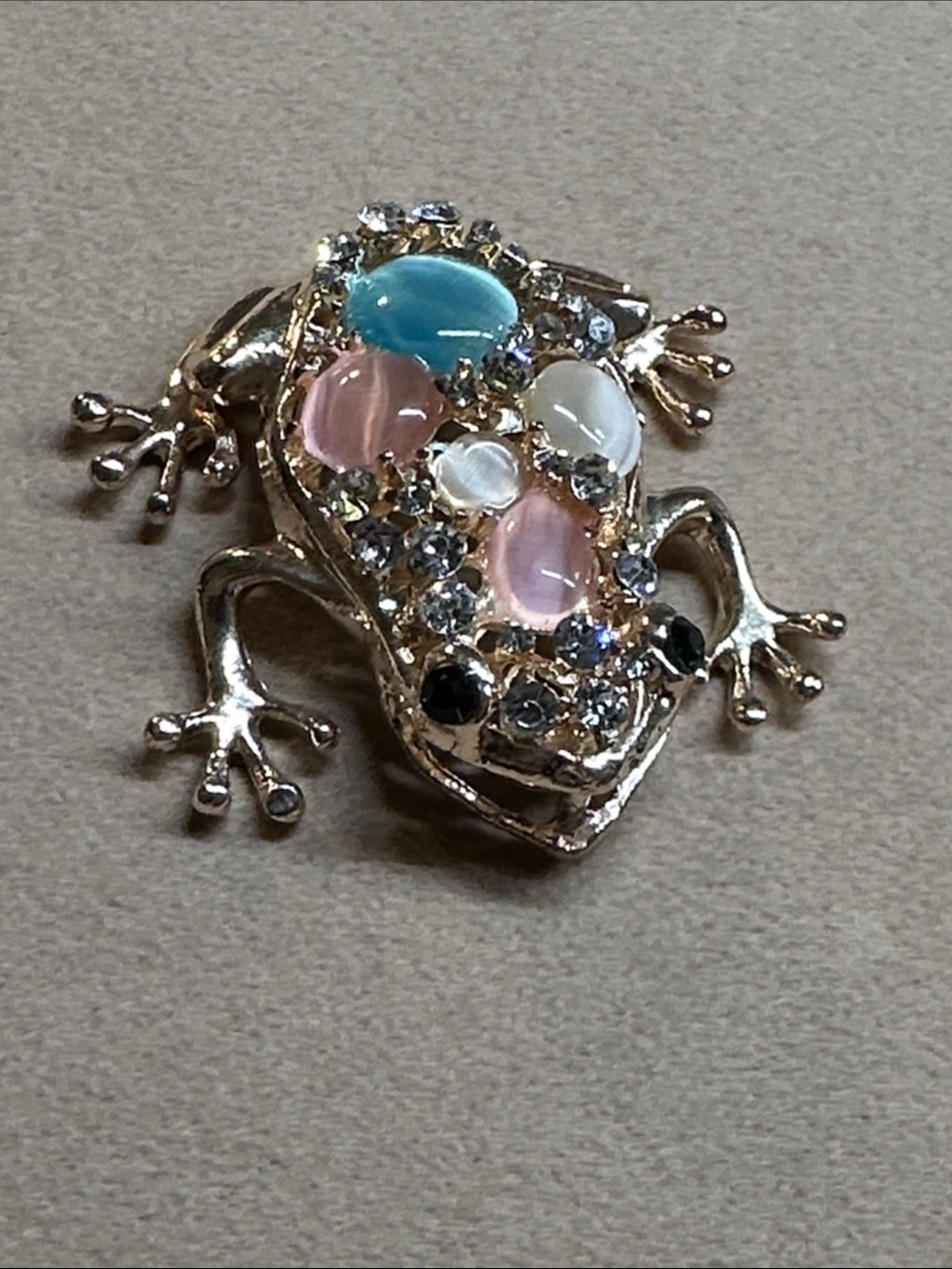 Betsey Johnson Frog pendant - jeweled - quirky and fun - Picture 11 of 12